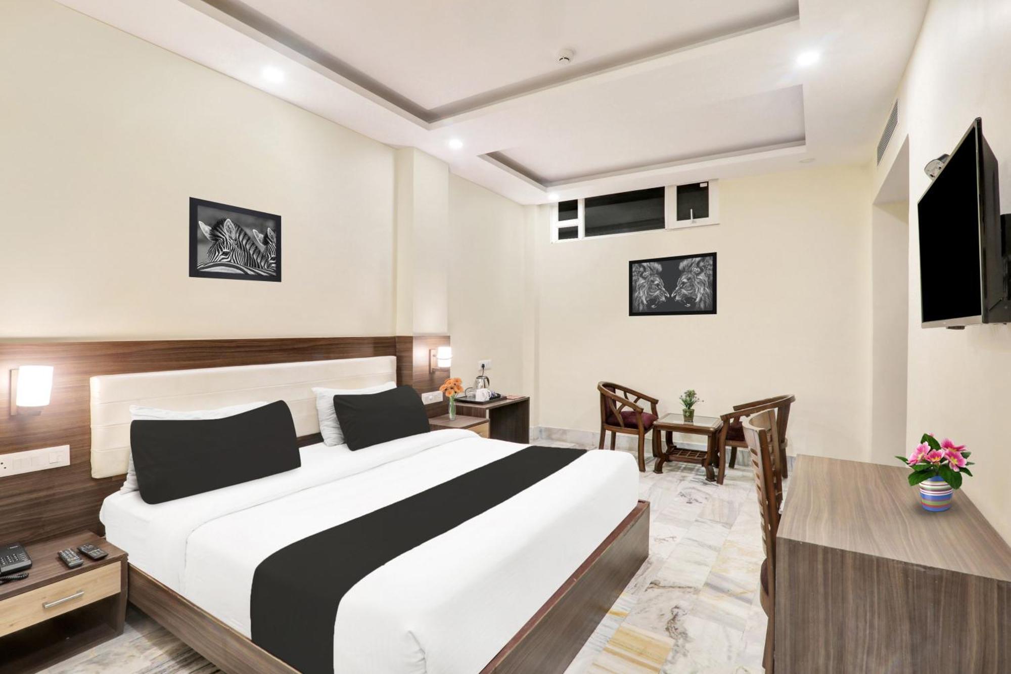 Super Townhouse Kankarbagh Formerly Kunwar Alcajars Patna  Extérieur photo