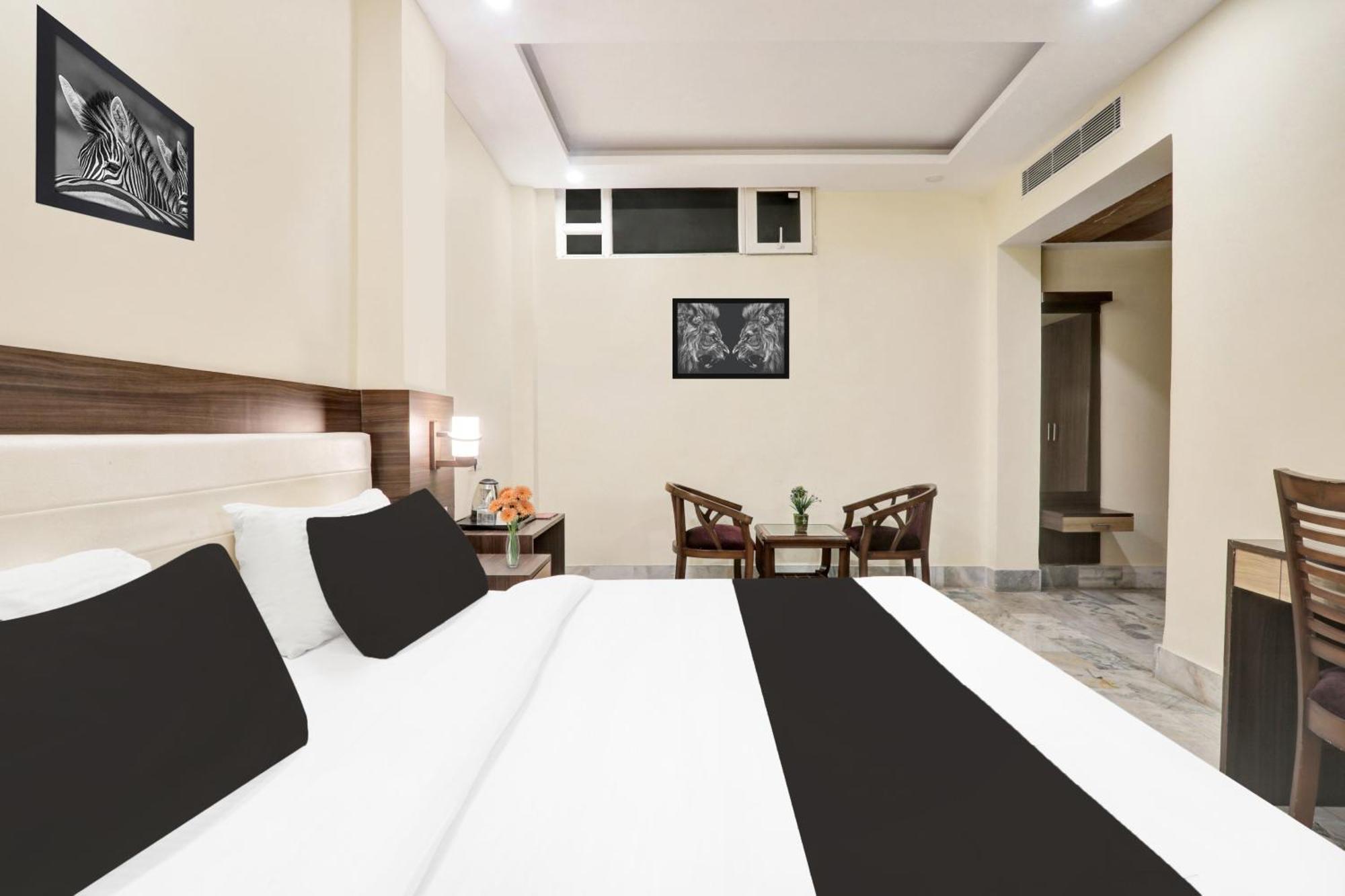 Super Townhouse Kankarbagh Formerly Kunwar Alcajars Patna  Extérieur photo