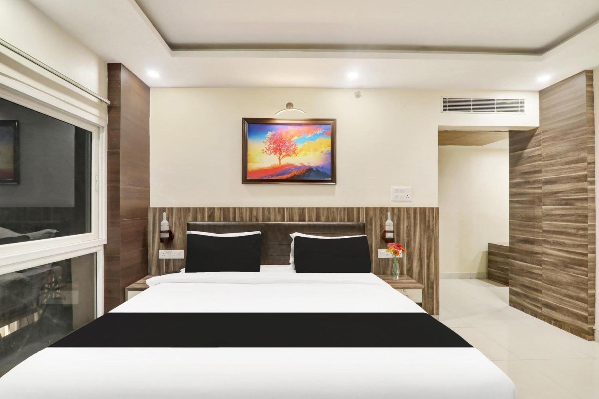Super Townhouse Kankarbagh Formerly Kunwar Alcajars Patna  Extérieur photo