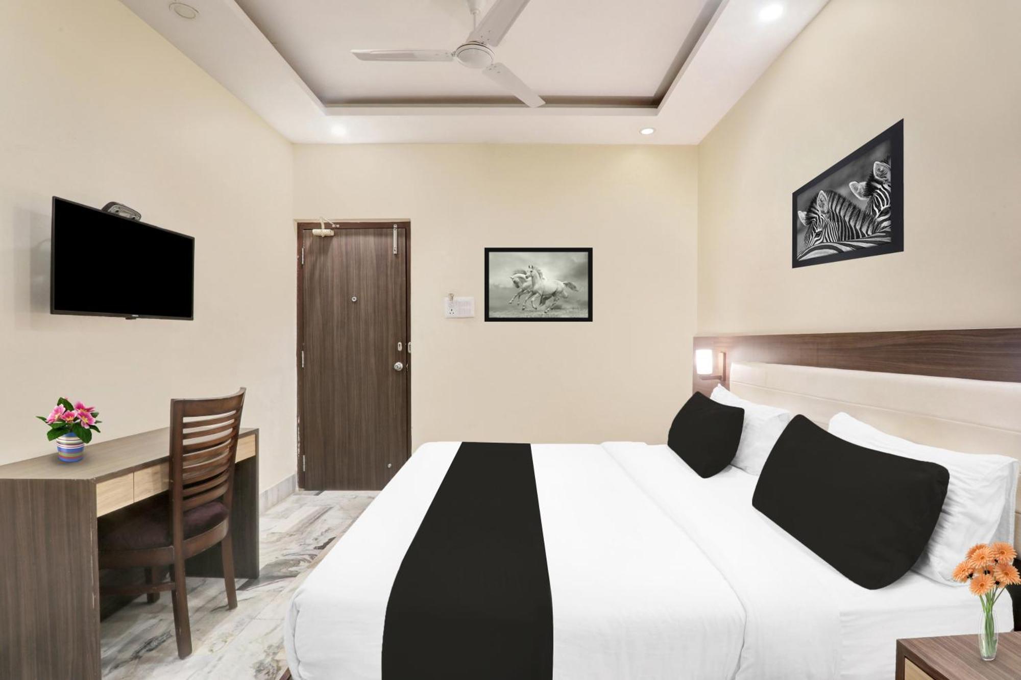 Super Townhouse Kankarbagh Formerly Kunwar Alcajars Patna  Extérieur photo