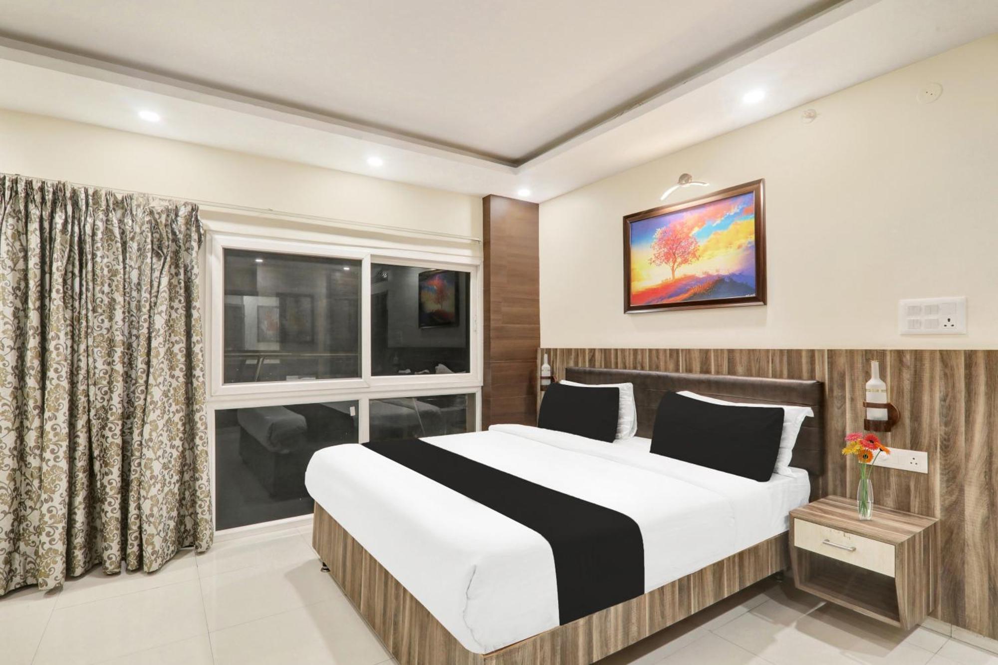 Super Townhouse Kankarbagh Formerly Kunwar Alcajars Patna  Extérieur photo