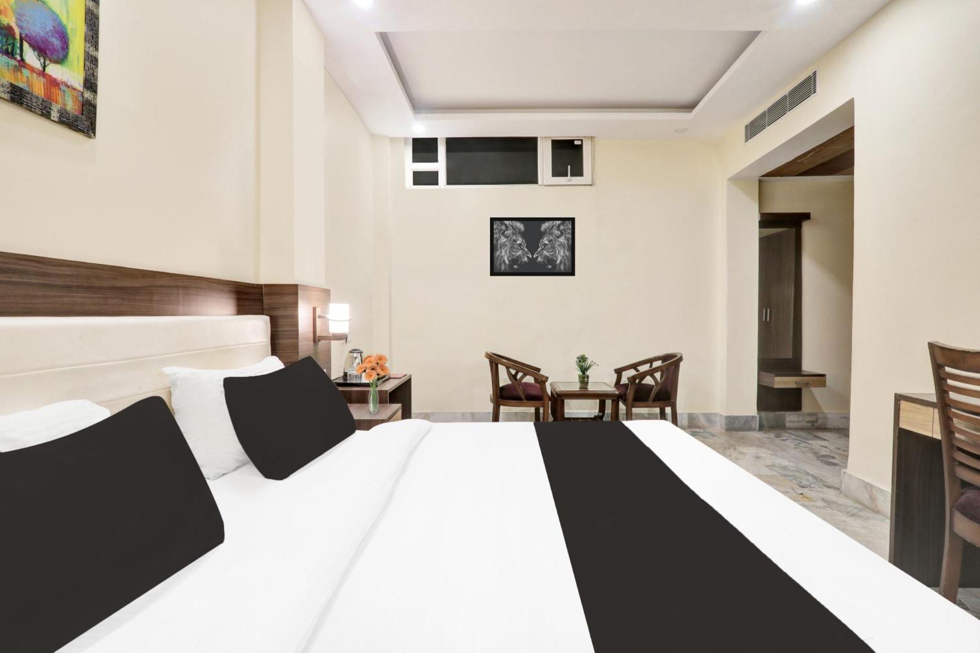 Super Townhouse Kankarbagh Formerly Kunwar Alcajars Patna  Extérieur photo