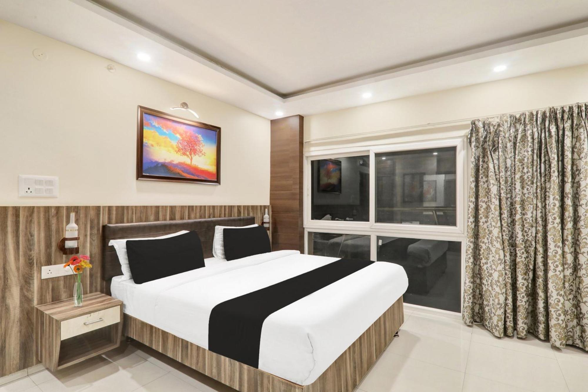 Super Townhouse Kankarbagh Formerly Kunwar Alcajars Patna  Extérieur photo