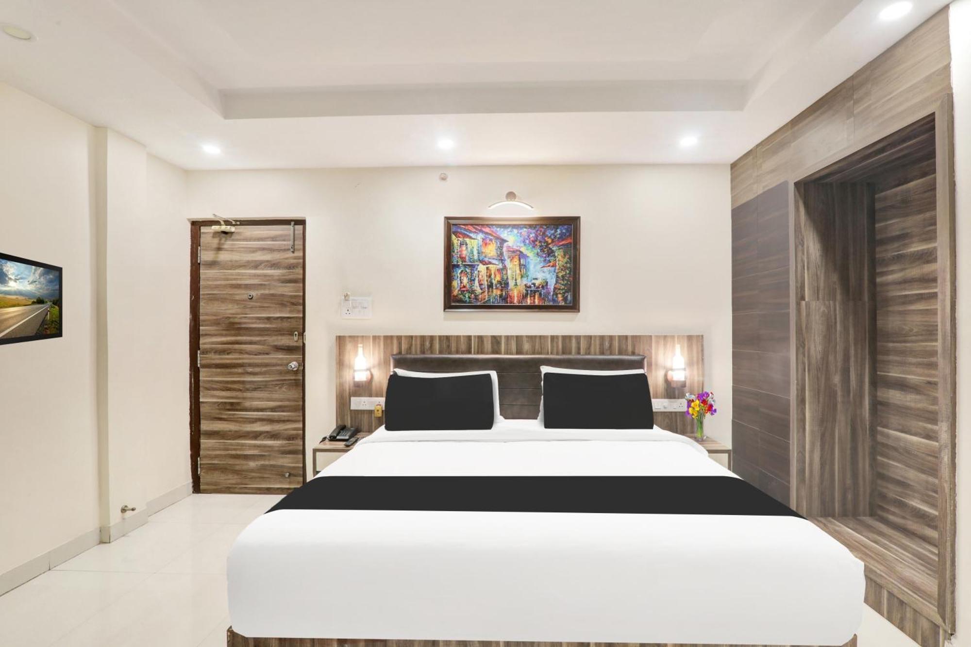 Super Townhouse Kankarbagh Formerly Kunwar Alcajars Patna  Extérieur photo