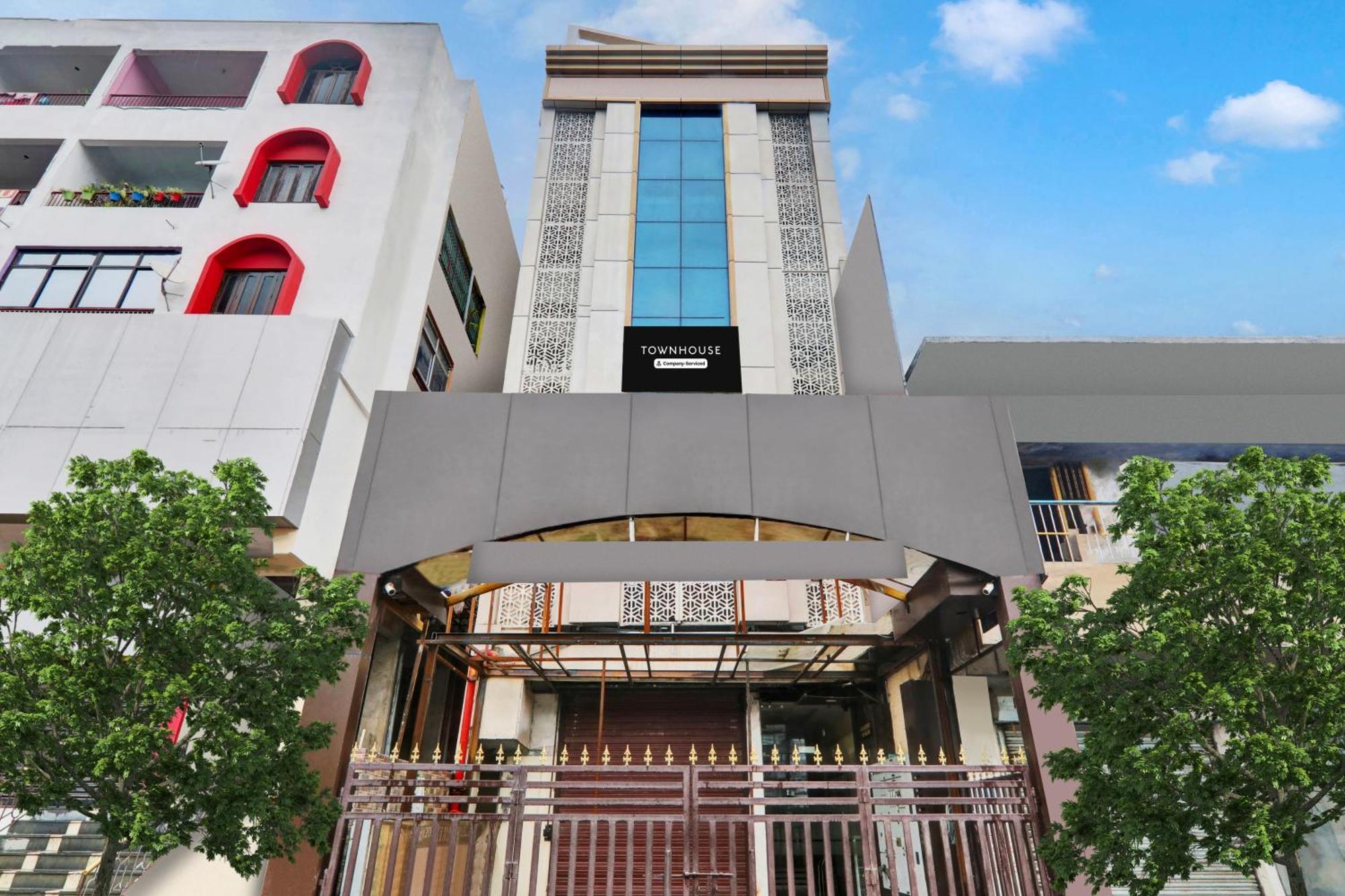 Super Townhouse Kankarbagh Formerly Kunwar Alcajars Patna  Extérieur photo