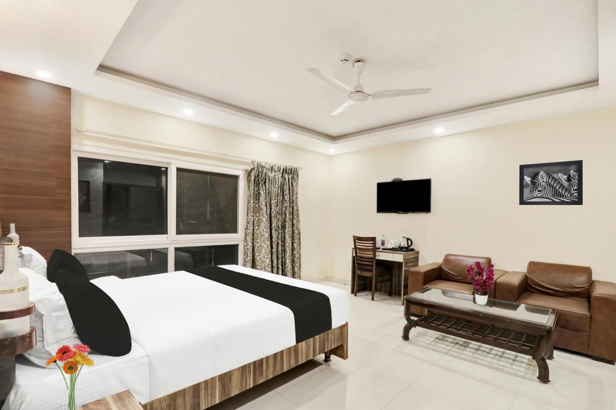 Super Townhouse Kankarbagh Formerly Kunwar Alcajars Patna  Extérieur photo