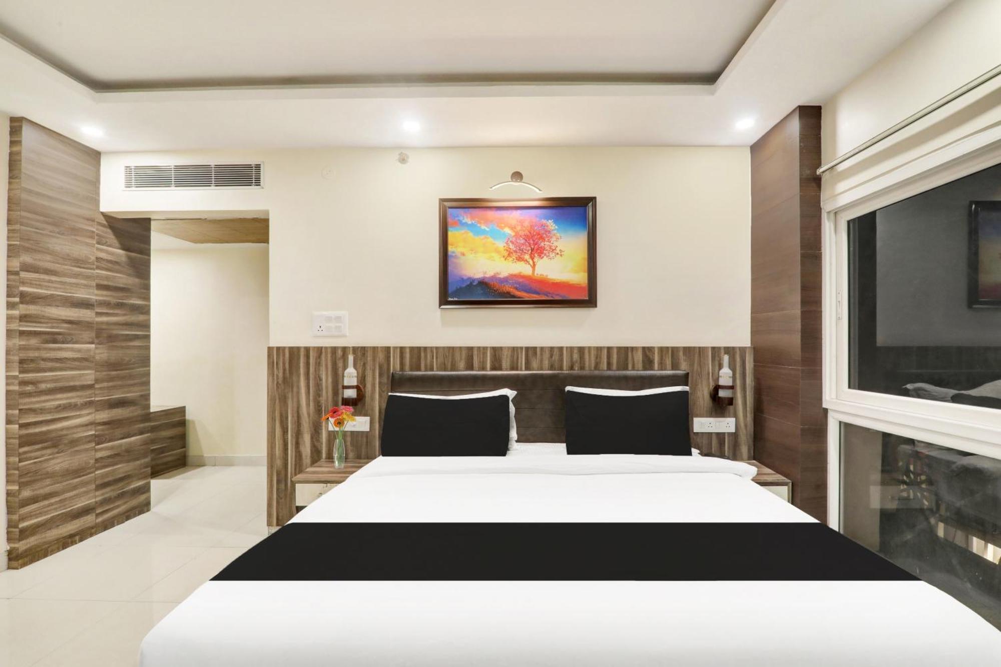 Super Townhouse Kankarbagh Formerly Kunwar Alcajars Patna  Extérieur photo