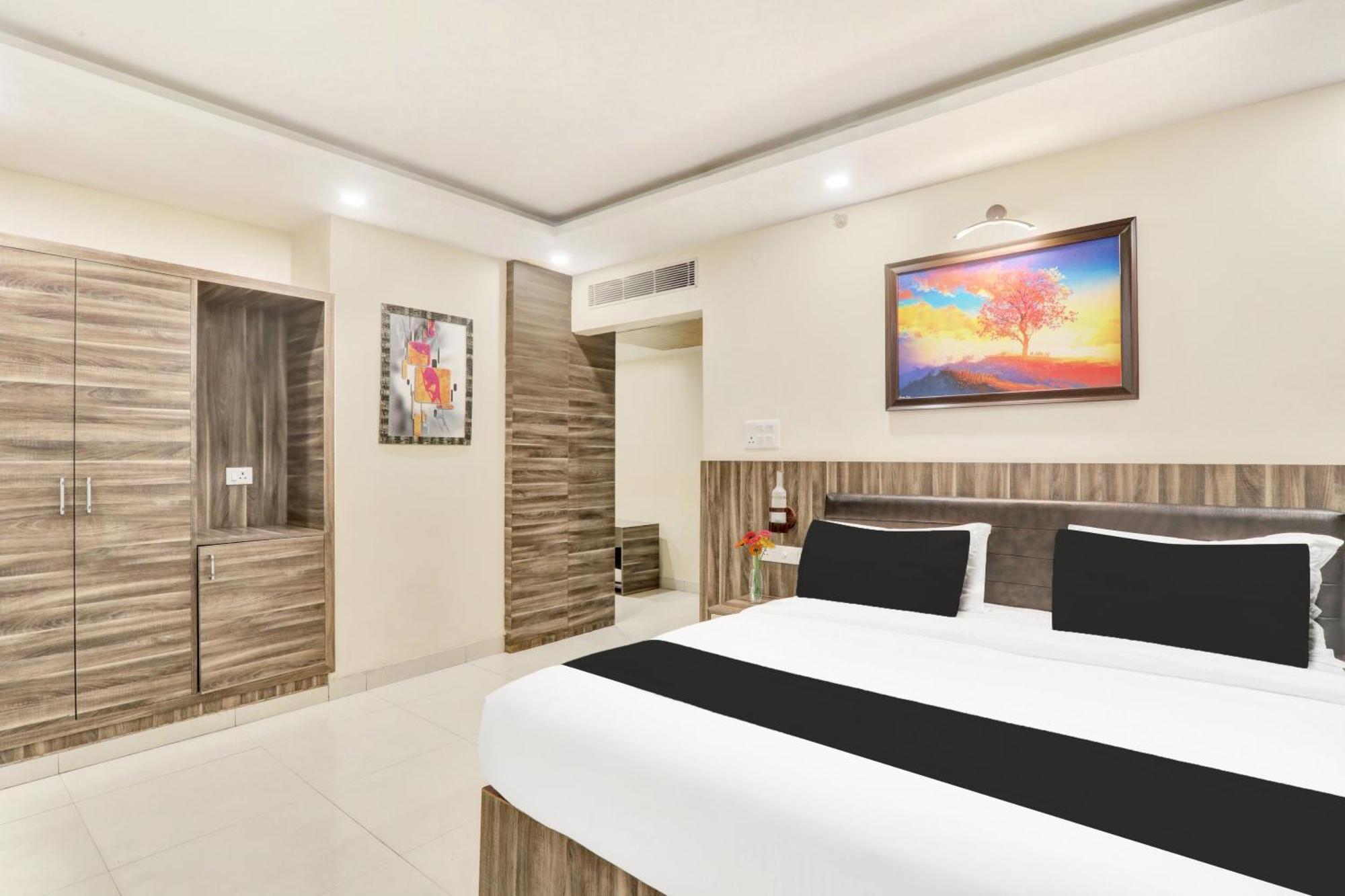 Super Townhouse Kankarbagh Formerly Kunwar Alcajars Patna  Extérieur photo