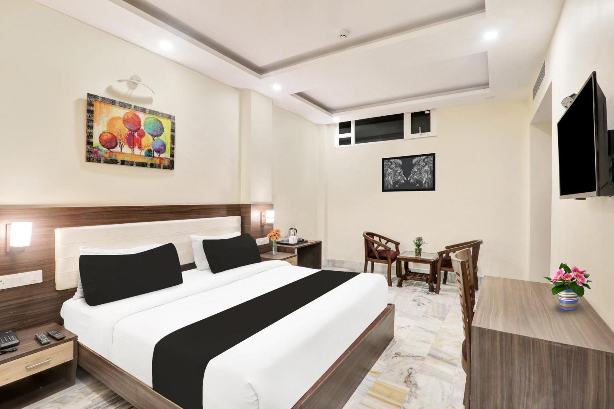 Super Townhouse Kankarbagh Formerly Kunwar Alcajars Patna  Extérieur photo
